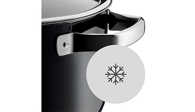 取っ手が中空になっていて熱くなりにくい